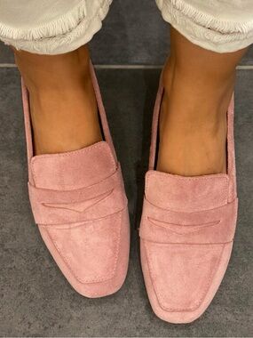 Talbots pink 100% genuine suede loafers. 🩷